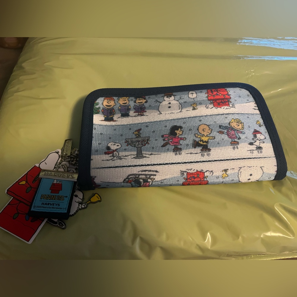 Harveys Peanuts Christmas Character Wallet
